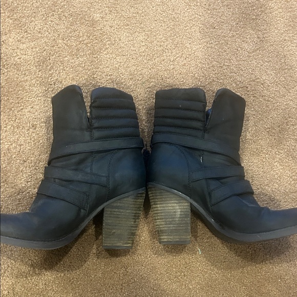 Steve Madden Raleighh Black Ankle Boots - Picture 4 of 7